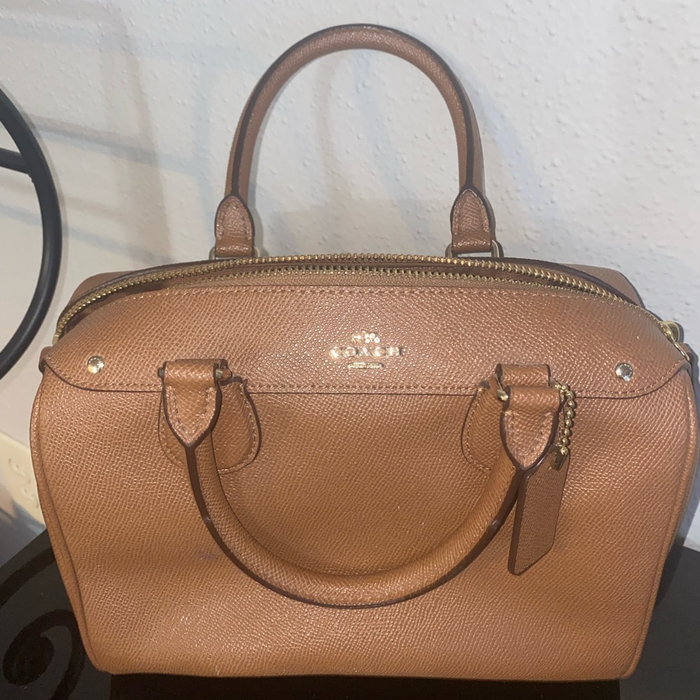 Tan/brown Coach handbag